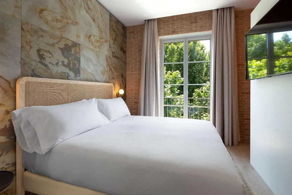 Room, Atocha Hotel Madrid, Tapestry Collection by Hilton, Madrid