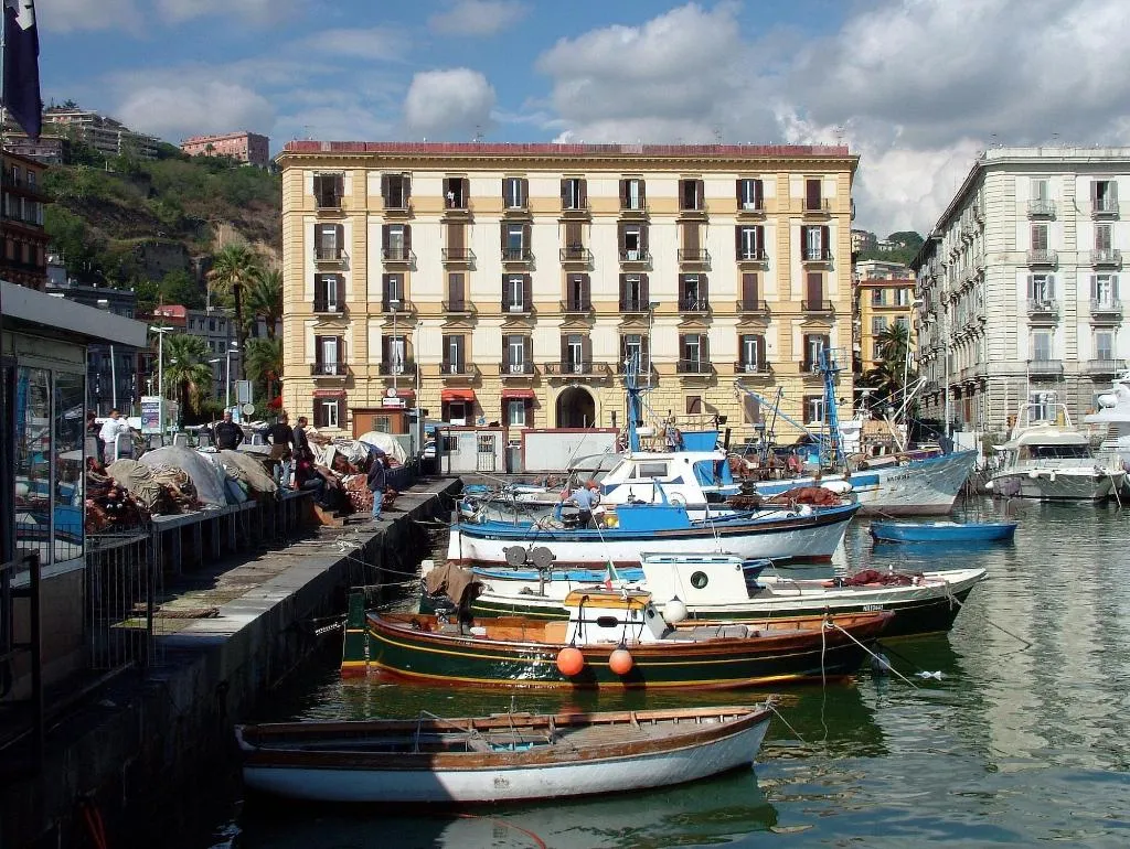 General view, Caracciolo10, Naples