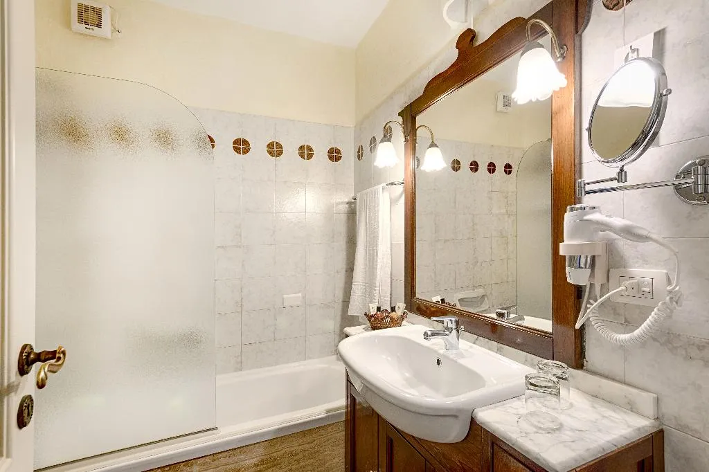DOUBLE SINGLE USE SIDE SEA VIEW Room, Grand Hotel Smeraldo Beach, Olbia