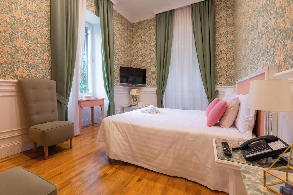 DOUBLE DELUXE Room, Hotel Villa Mangili, Rome