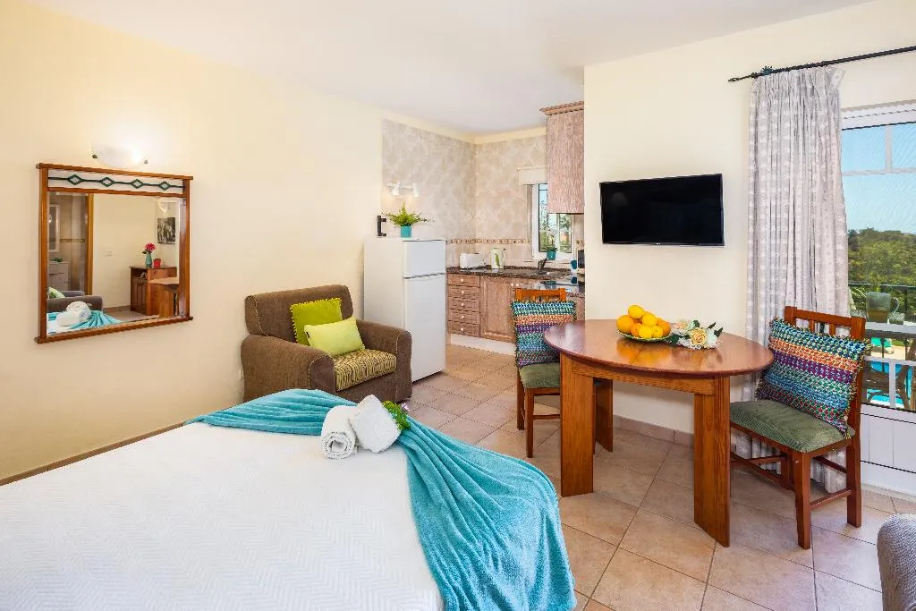 STUDIO COMFORT Room, Apartamentos Monte dos Avós, Albufeira, Algarve