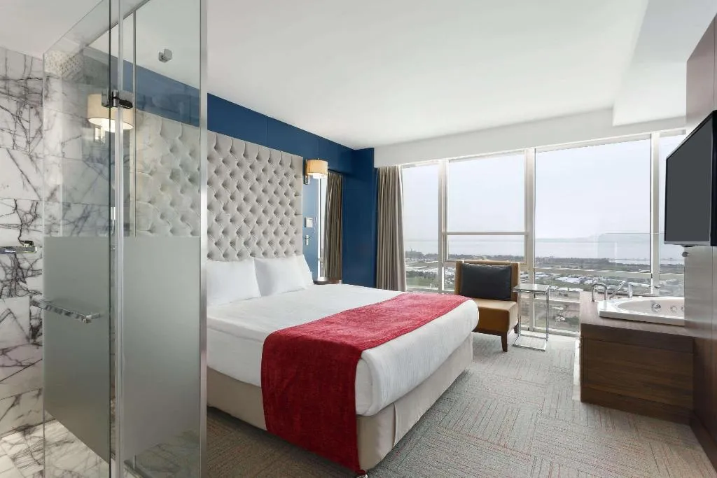 SUITE EXECUTIVE KING BED Room, Ramada Encore By Wyndham Izmir, Izmir