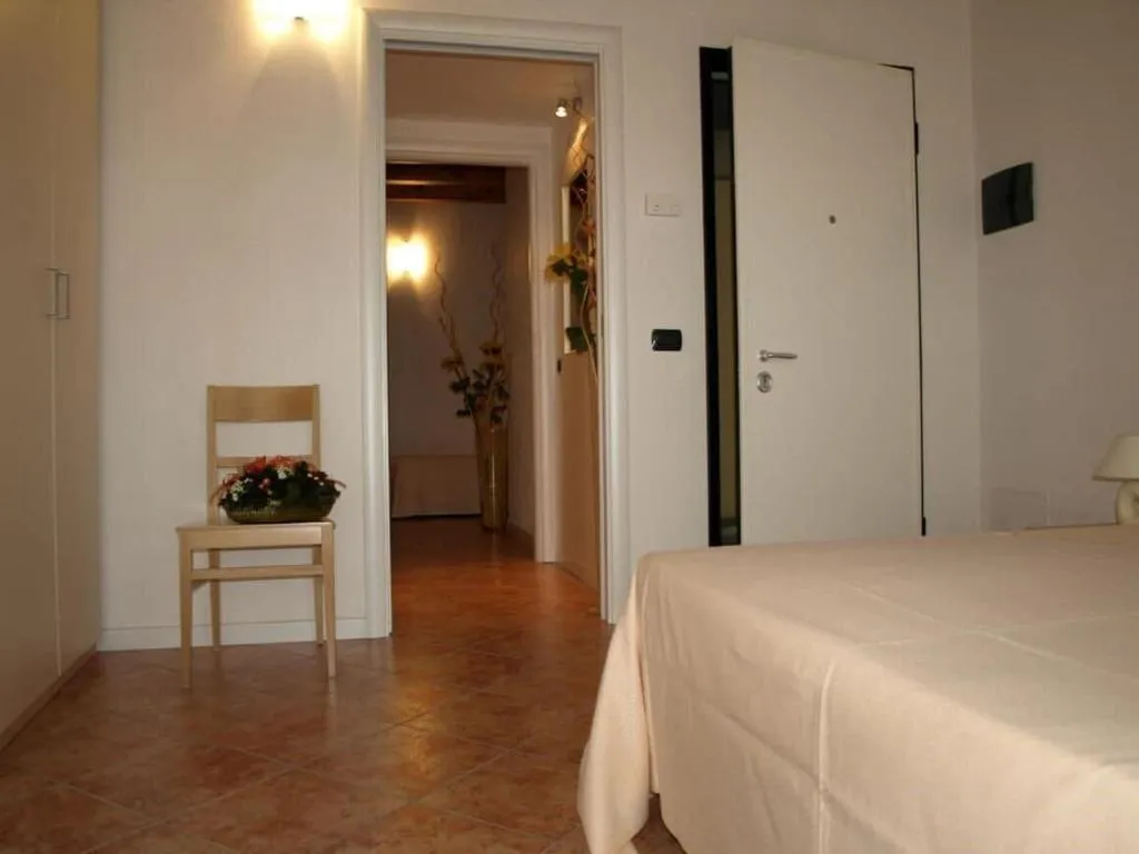 Room, Hotel Karol, Milan