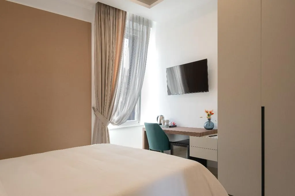 QUADRUPLE DELUXE Room, Palazzo Adele Rooms & Apartments, Naples