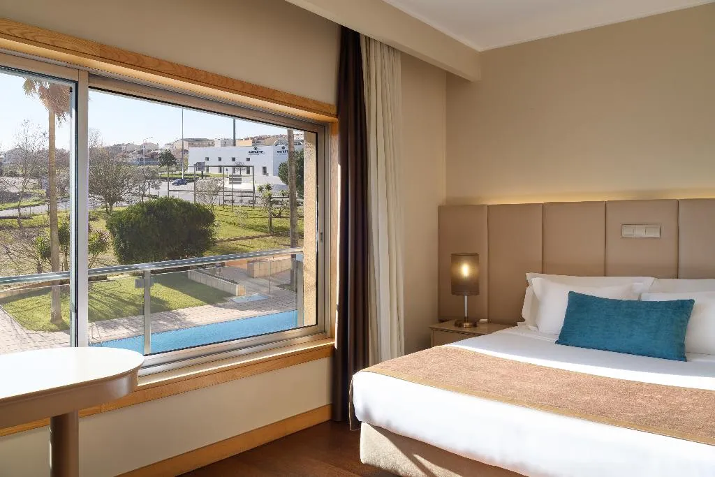 DOUBLE POOL VIEW Room, Tryp Porto Expo Hotel, Porto