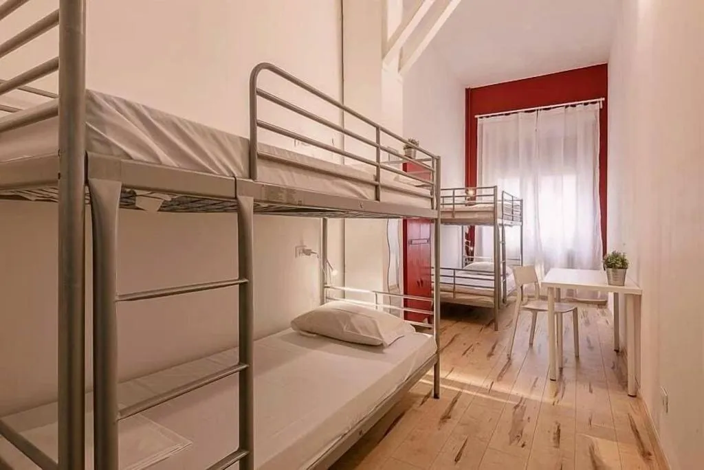 Room, Queen Hostel, Milan