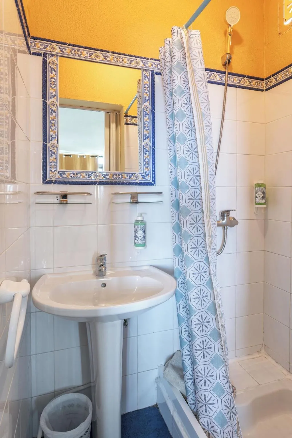 Room, Pension Bicuar, Algarve