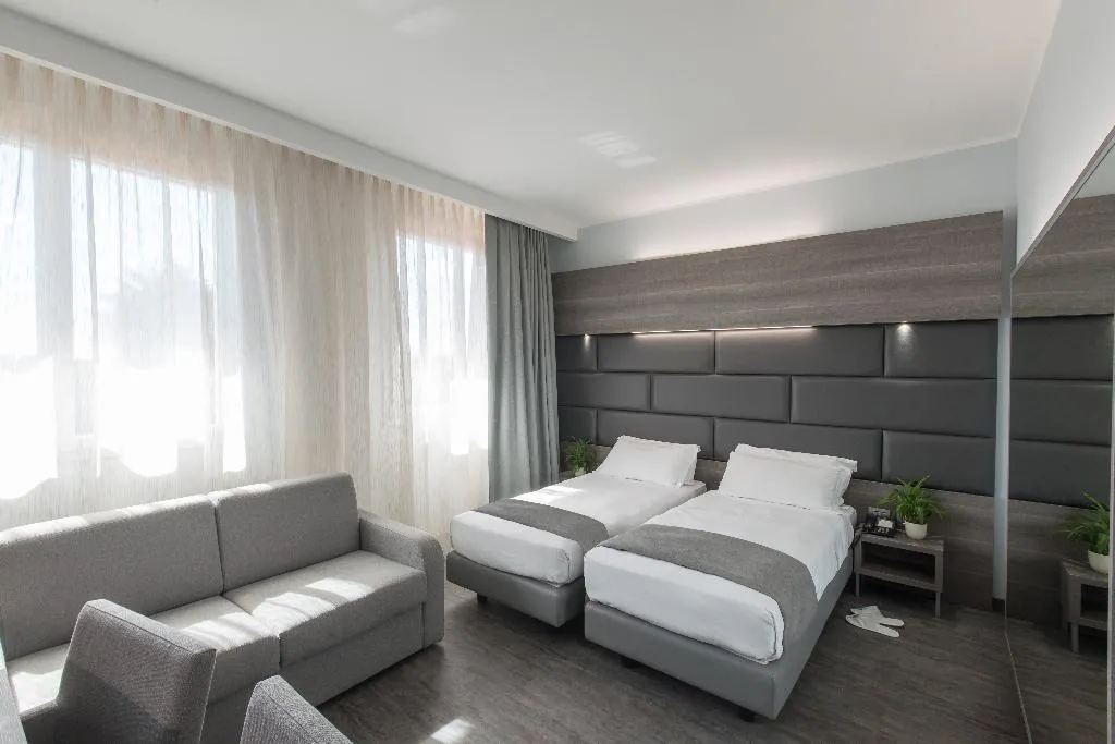 Double or Twin CLASSIC Room, Just Hotel Saronno, Milan