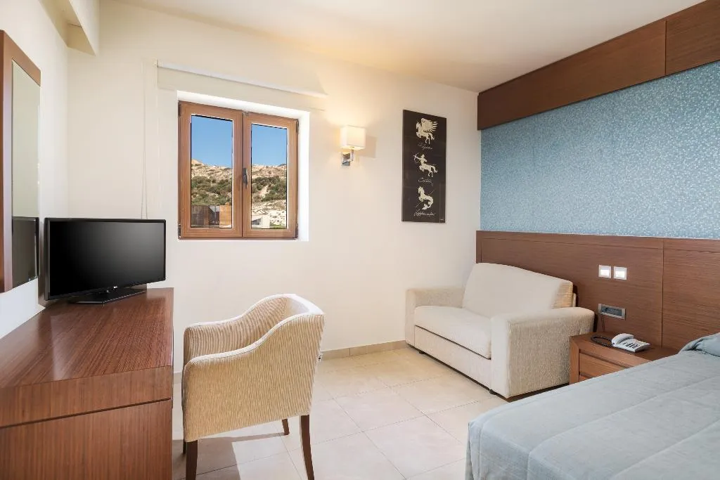 FAMILY ROOM GARDEN VIEW Room, Blue Lagoon Village, Kos