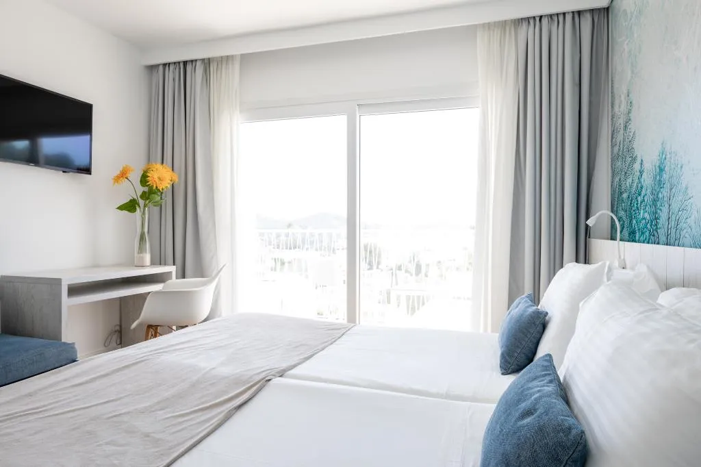 Double or Twin POOL VIEW Room, Hotel Tora, Majorca