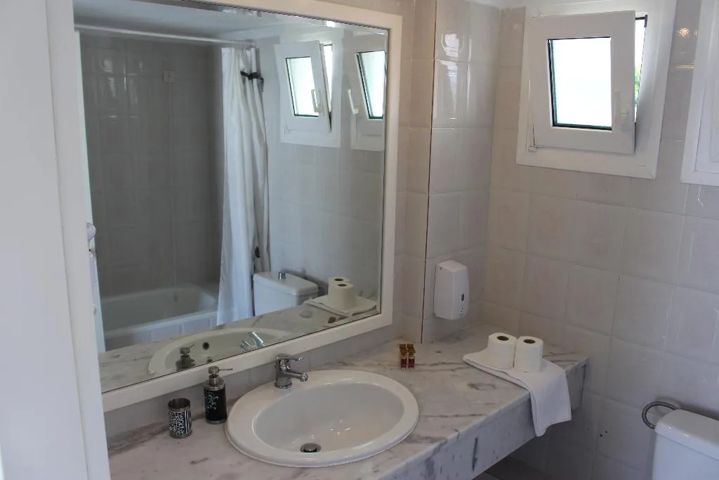 FAMILY ROOM EXECUTIVE TWO BEDROOMS Room, Skion Palace, Thessaloniki