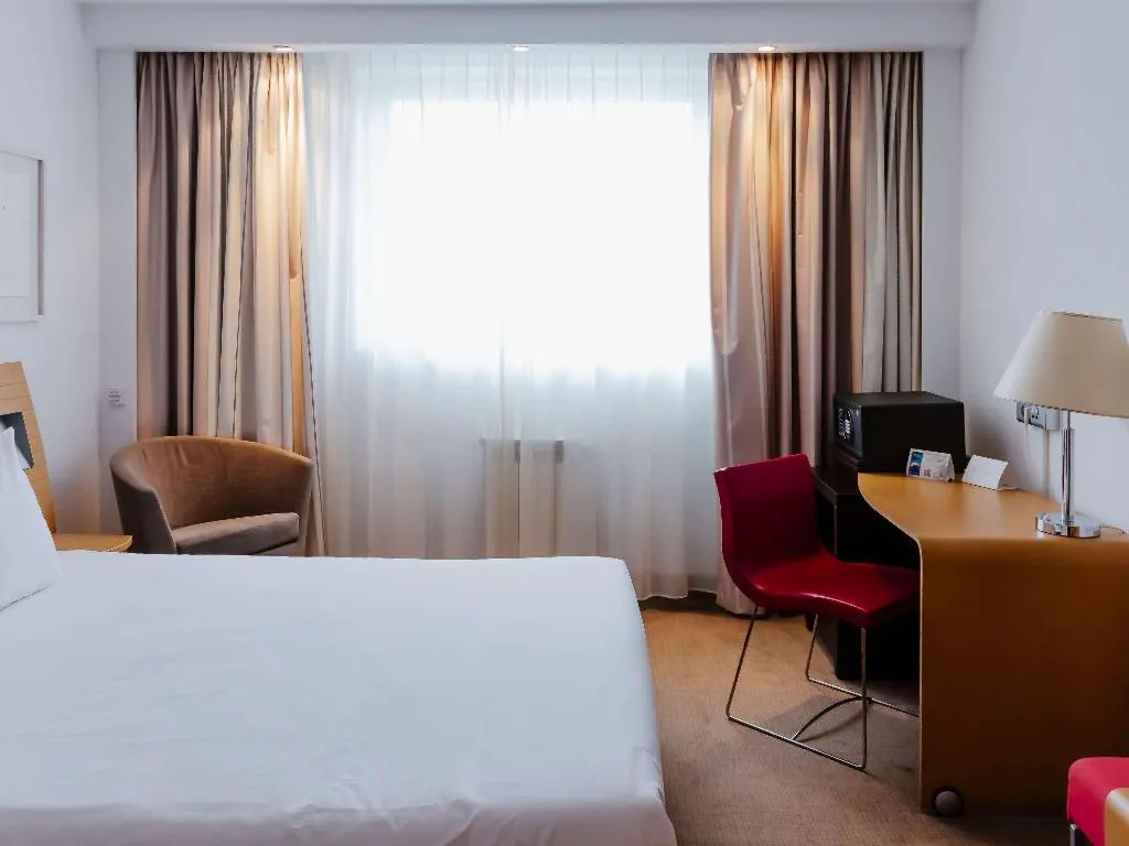DOUBLE Accessible Room, Novotel Krakow City West, Krakow