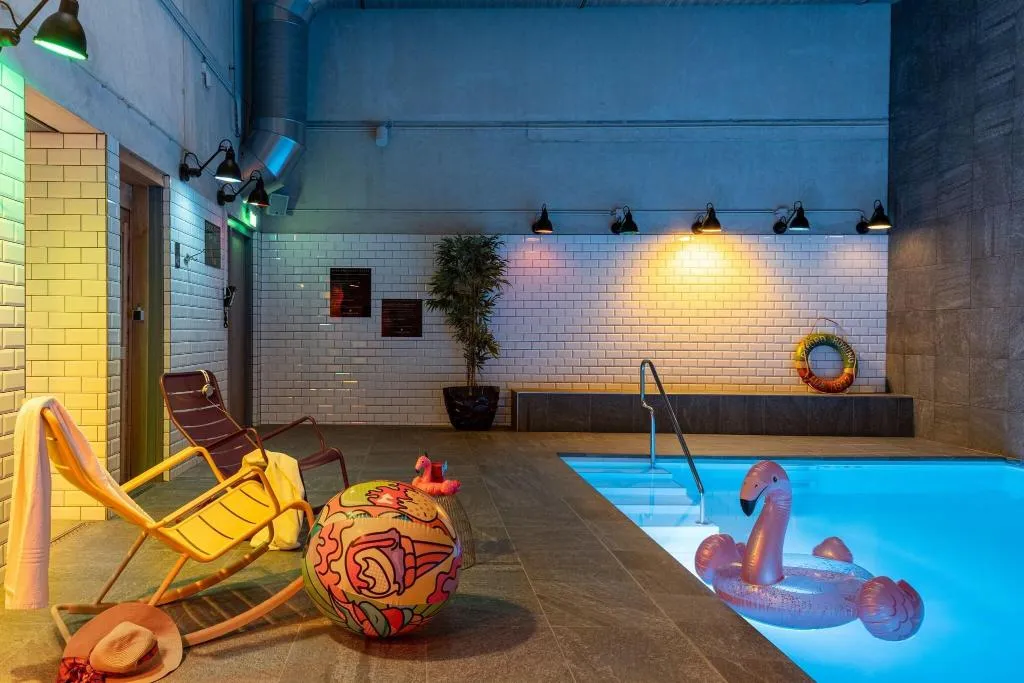 Pool, Moxy Amsterdam Houthavens, Amsterdam