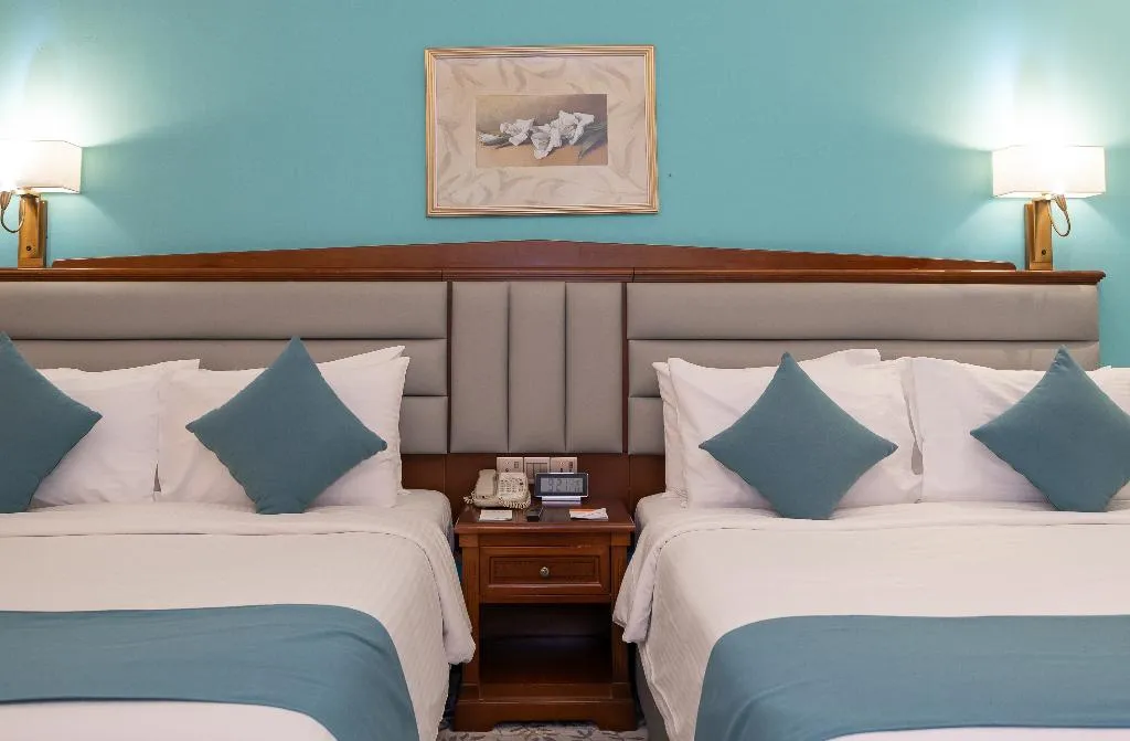 JUNIOR SUITE TWO QUEEN BEDS NON SMOKING Room, Howard Johnson Bur Dubai, Dubai