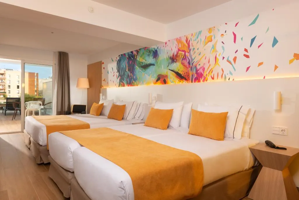 FAMILY ROOM STANDARD Room, L'Azure Hotel, Costa Brava