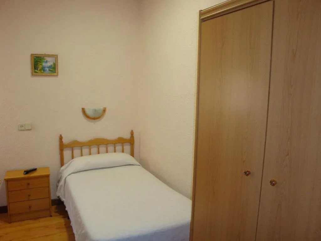 Room, Hostal Zamora, Madrid