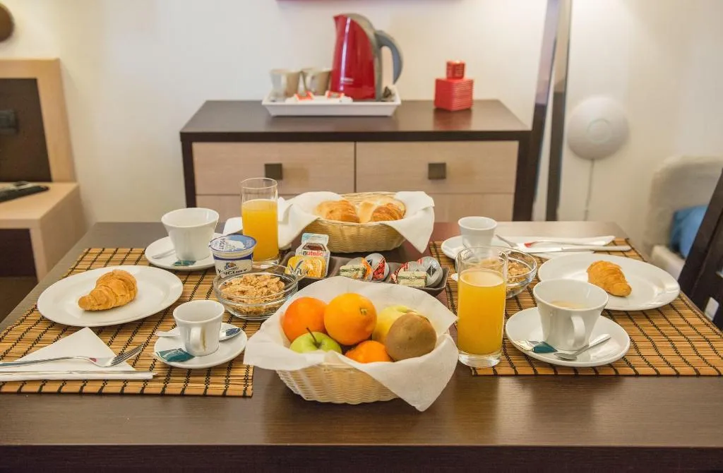 Restaurant, Bed & Breakfast Chiaia 32, Naples