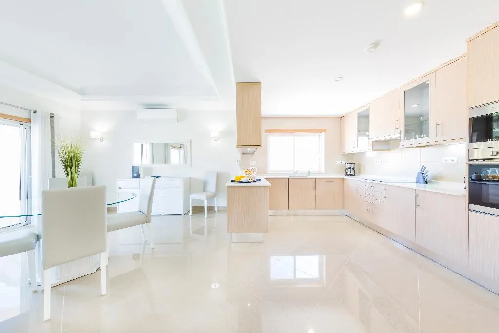 VILLA THREE BEDROOMS Room, Lakeside Country Club, Algarve