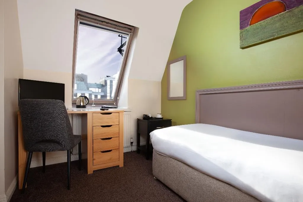 SINGLE STANDARD Room, Dublin Central Inn, Dublin