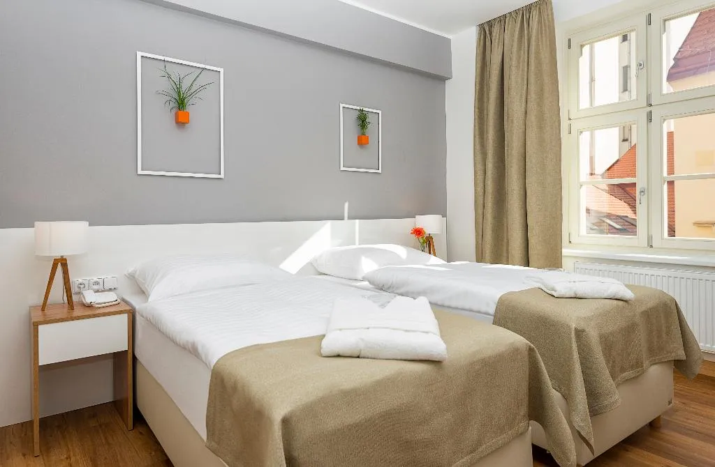 DOUBLE STANDARD Room, Hotel Garden Court Prague, Prague