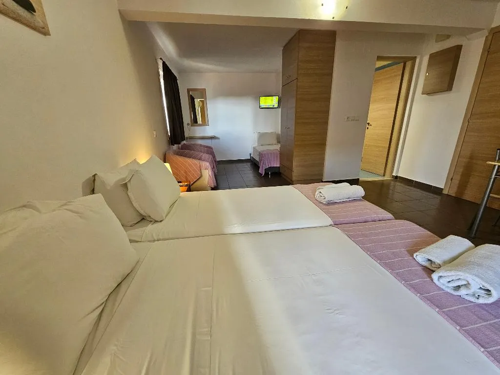 STUDIO CAPACITY 3 Room, Elounda Sunrise Apartments, Crete