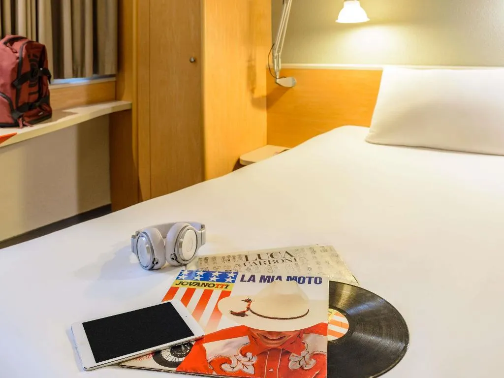 SINGLE STANDARD Room, Ibis Milano Centro, Milan