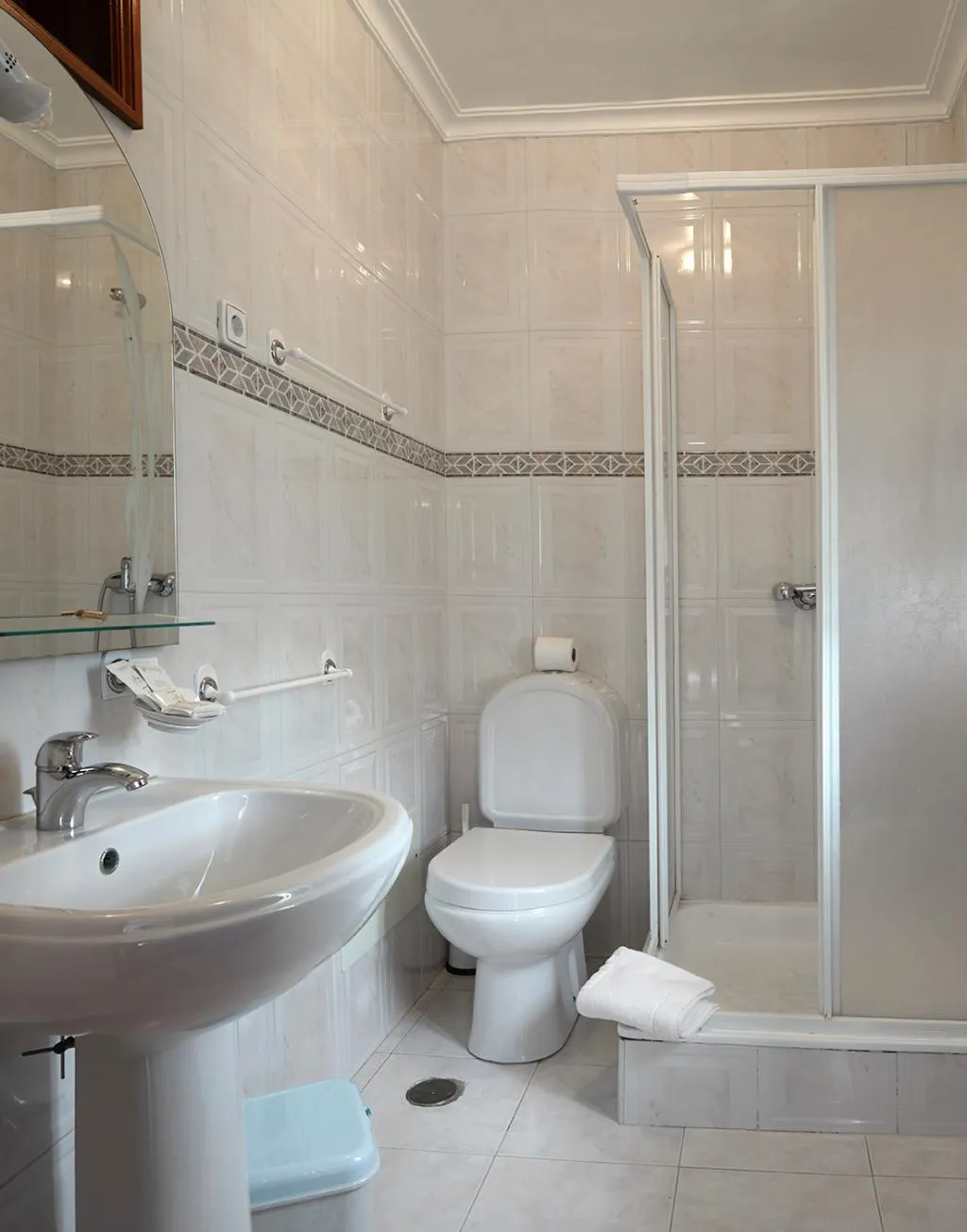APARTMENT CAPACITY 10 Room, Abrigo Da Montanha Guest House, Porto