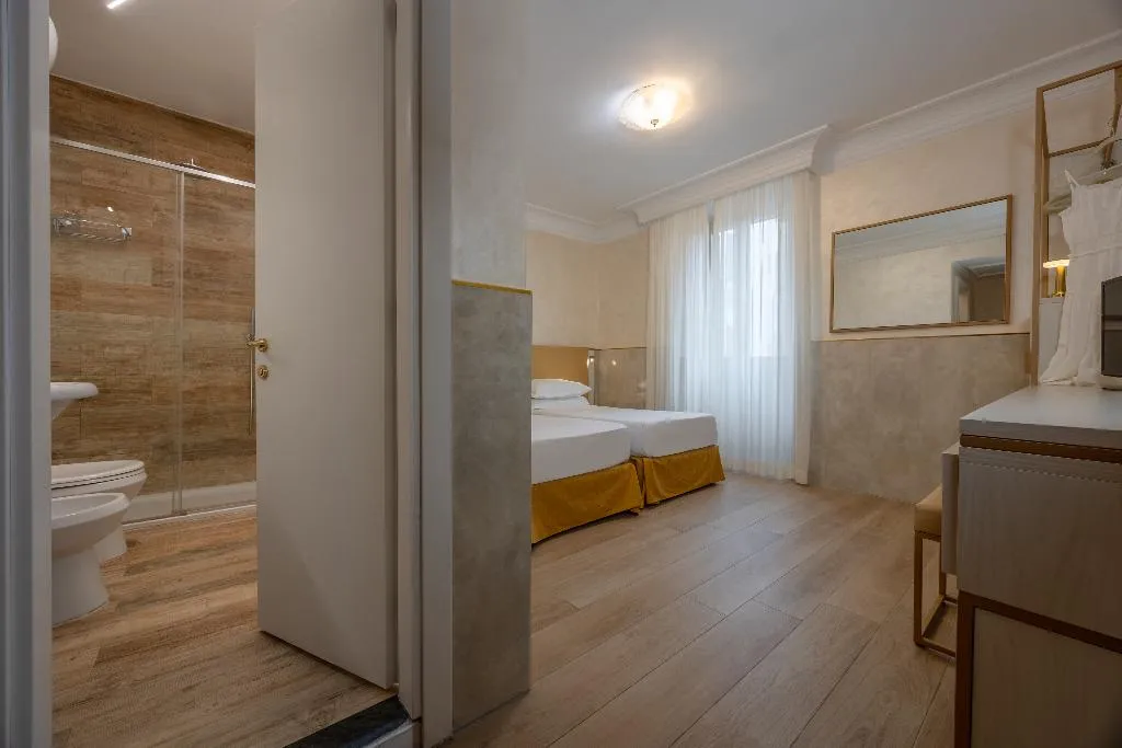 Double or Twin STANDARD Room, Palladium Palace, Rome
