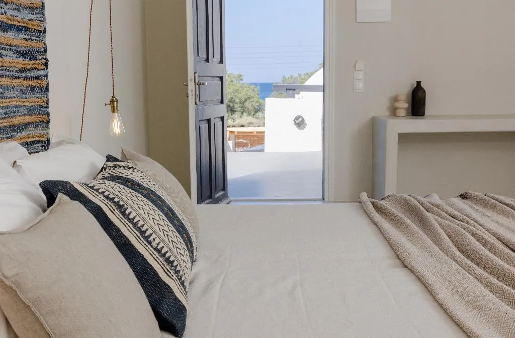SUITE WITH BALCONY Room, Scorpios Beach Hotel, Santorini