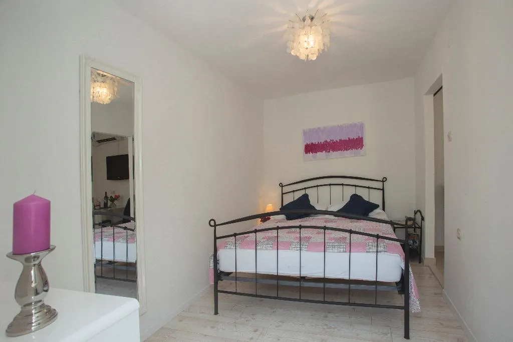 APARTMENT STANDARD Room, Apartment Alma, Split