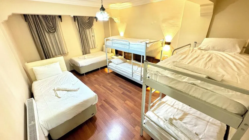 Room, Ephesus Centrum, Izmir