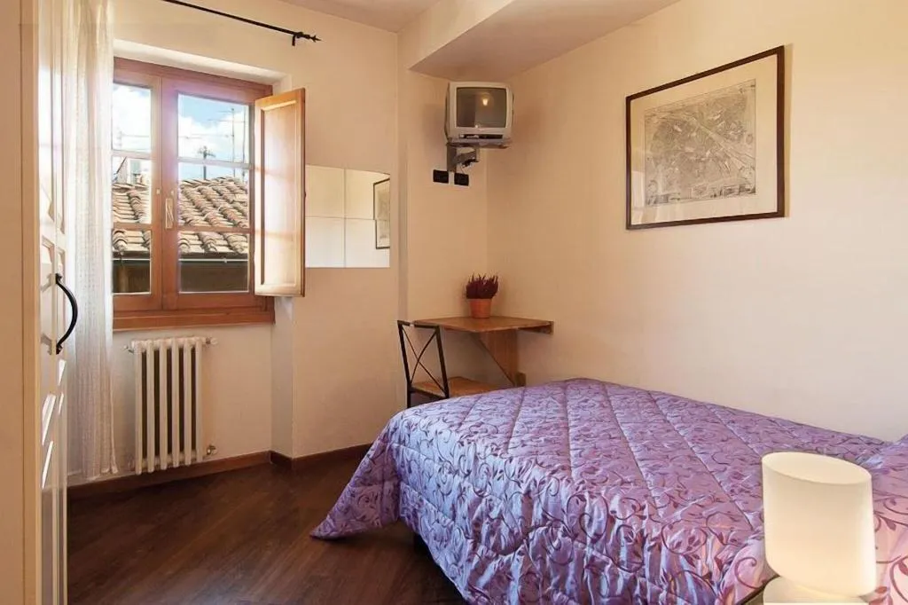 Room, Arco Antico, Florence