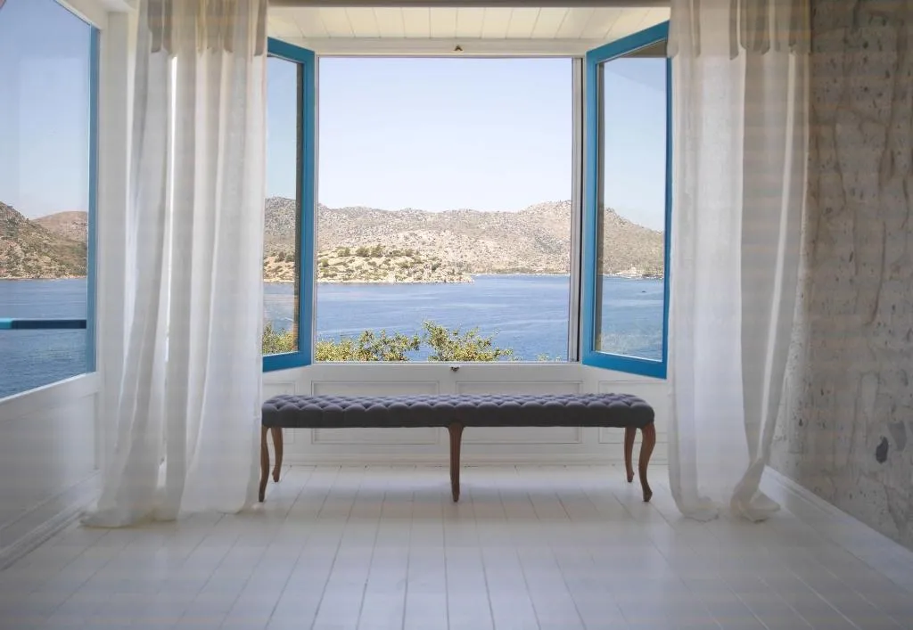 Room, Sabrina's Haus, Dalaman