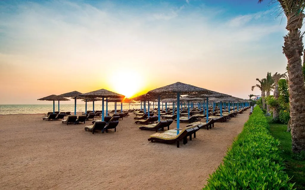 Beach, Hawaii Riviera Club Aqua Park-Families and Couples, Red Sea Riviera