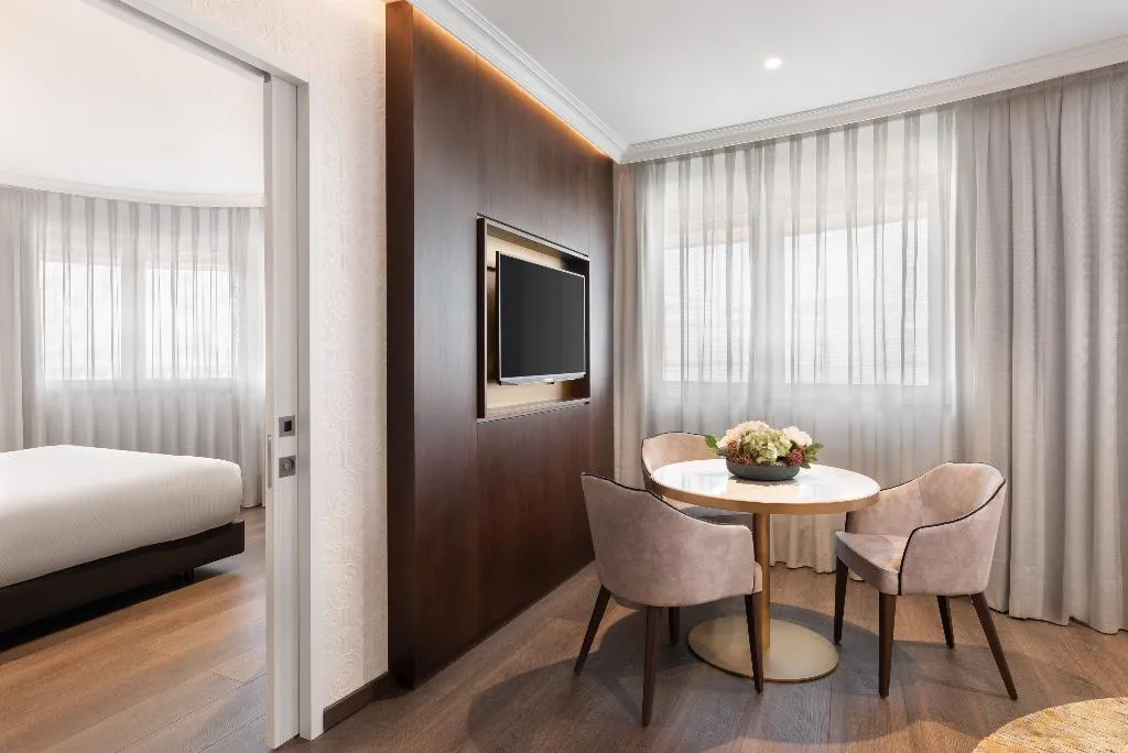 JUNIOR SUITE RIVER VIEW Room, Eurostars Universal Lisboa, Lisbon