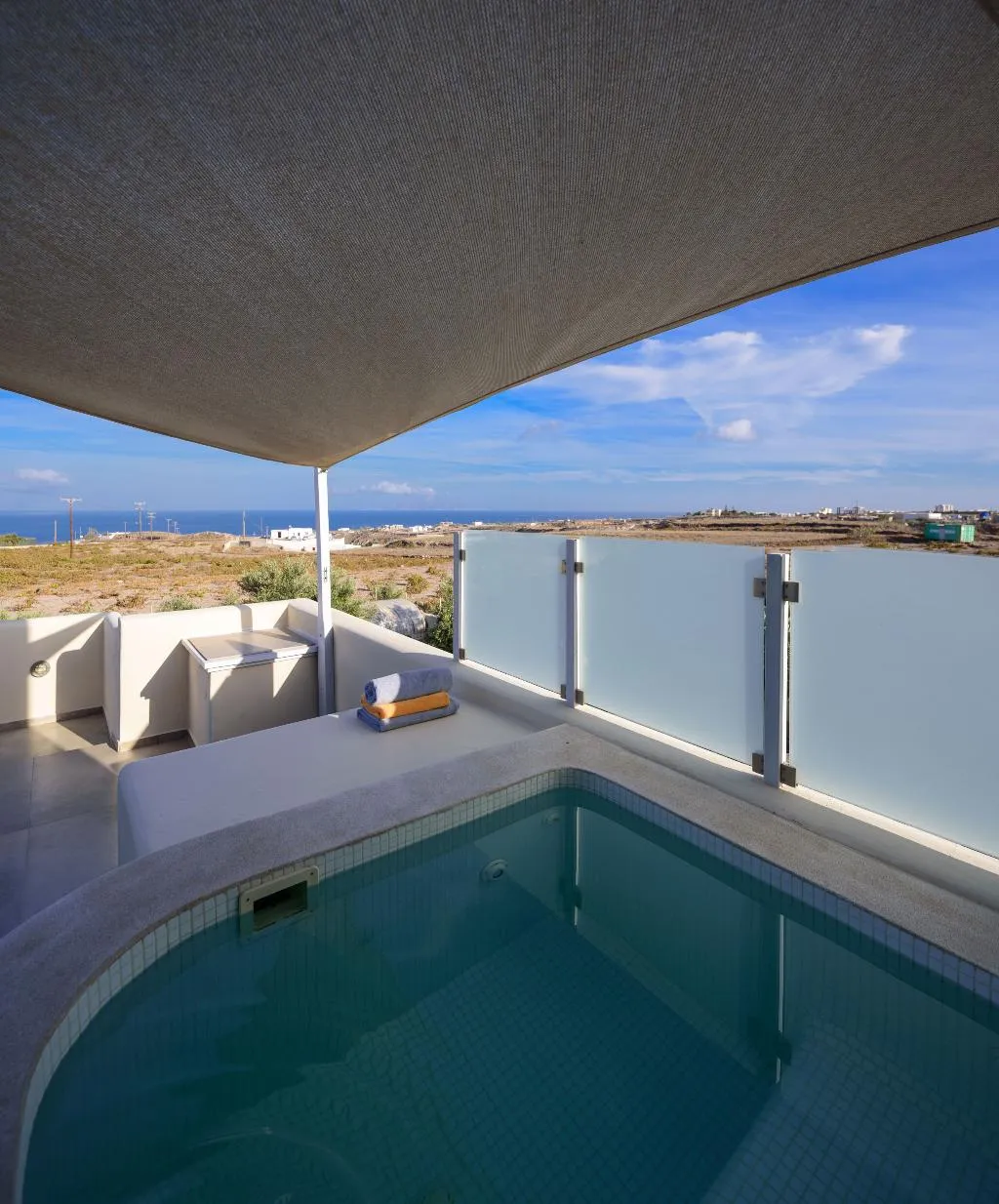 SUITE WITH JACUZZI Room, Aliter Suites, Santorini