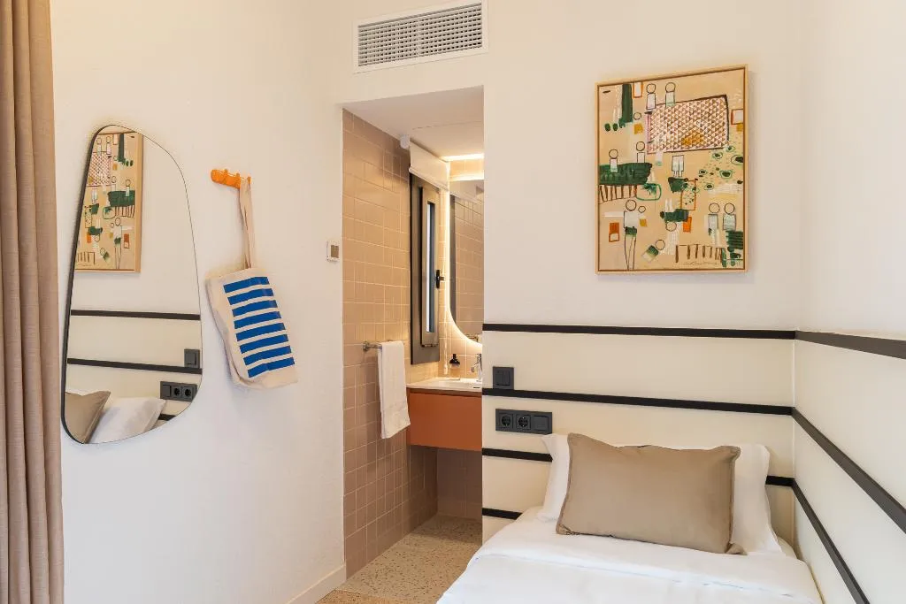 SINGLE WITH TERRACE Room, Hotel Robson, Costa Brava