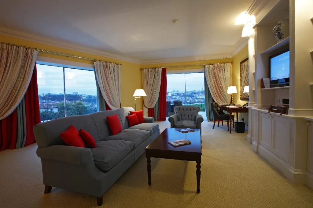 SUITE DELUXE Room, The Yeatman, Porto