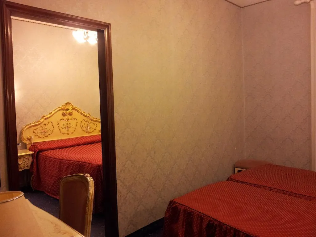 Room, Hotel Diana, Venice