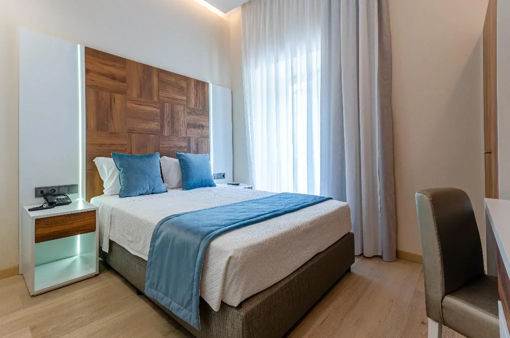 DOUBLE SUPERIOR Room, Hotel Avenida Park, Lisbon
