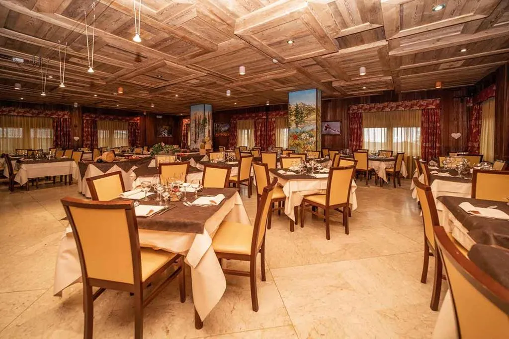 Restaurant, Hotel Gran Baita, Milan