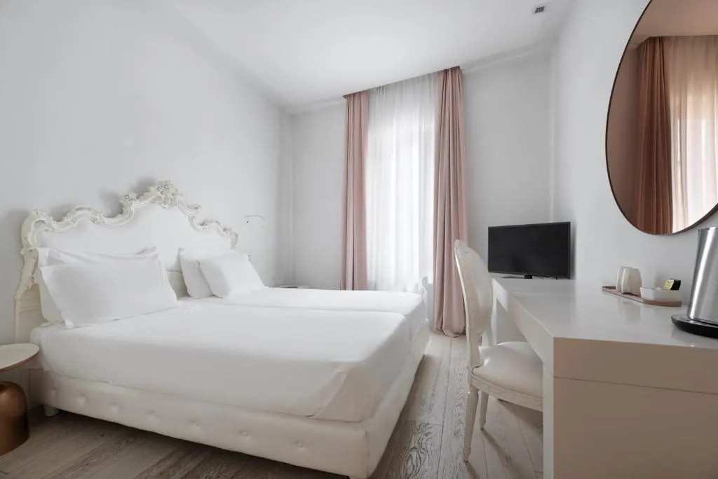 Double or Twin STANDARD Room, Eurostars Florence Boutique, Florence