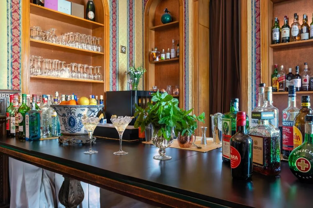 Bar, Excelsior Palace, Taormina