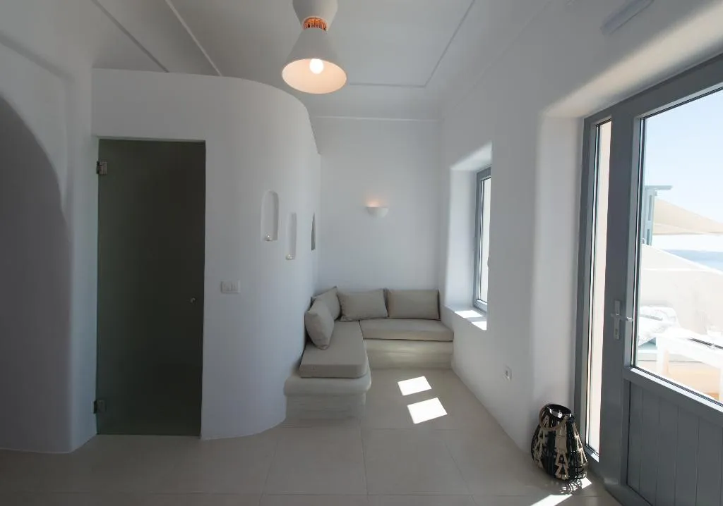 SUITE DELUXE WITH VIEWS Room, On The Cliff, Santorini