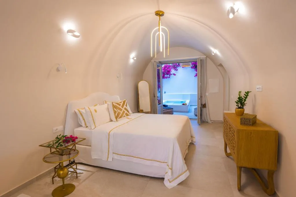 Room, La Madeleine Oia, Santorini