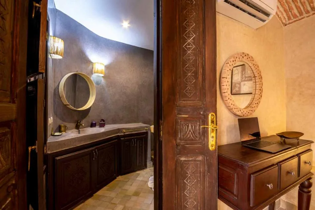 TRIPLE THREE BEDROOMS WITH AIR CONDITIONING Room, Riad 7 Saints, Marrakech