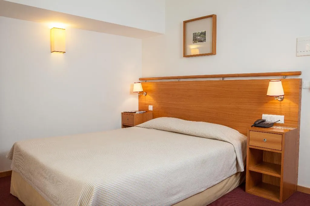 Double or Twin CAPACITY 3 Room, Do Lago, Porto