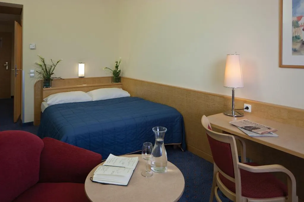 DOUBLE SINGLE USE CLASSIC Room, Austria Trend Hotel Europa Salzburg, Salzburg