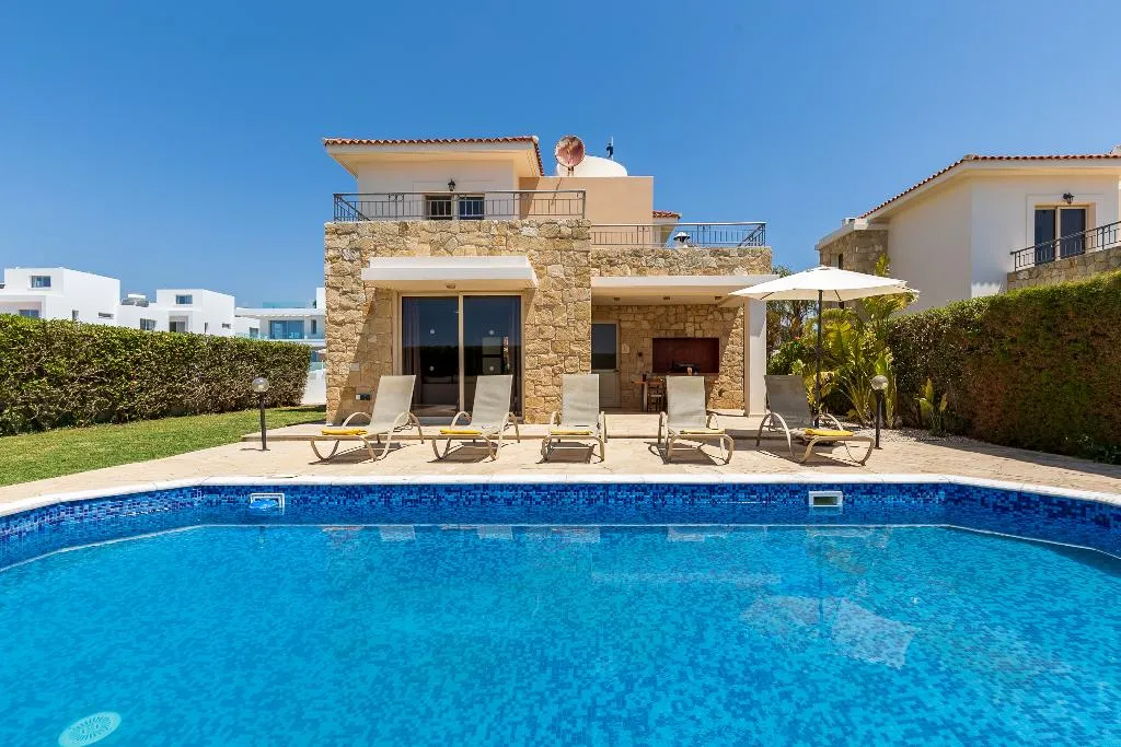 VILLA THREE BEDROOMS WITH PRIVATE POOL Room, Sea Point Villas, Cyprus