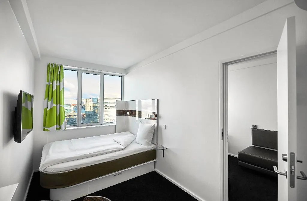 FAMILY ROOM STANDARD Room, Wakeup Copenhagen Bernstorffsgade, Copenhagen